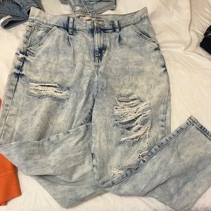 SO Mom High Rise Jeans 11/30W